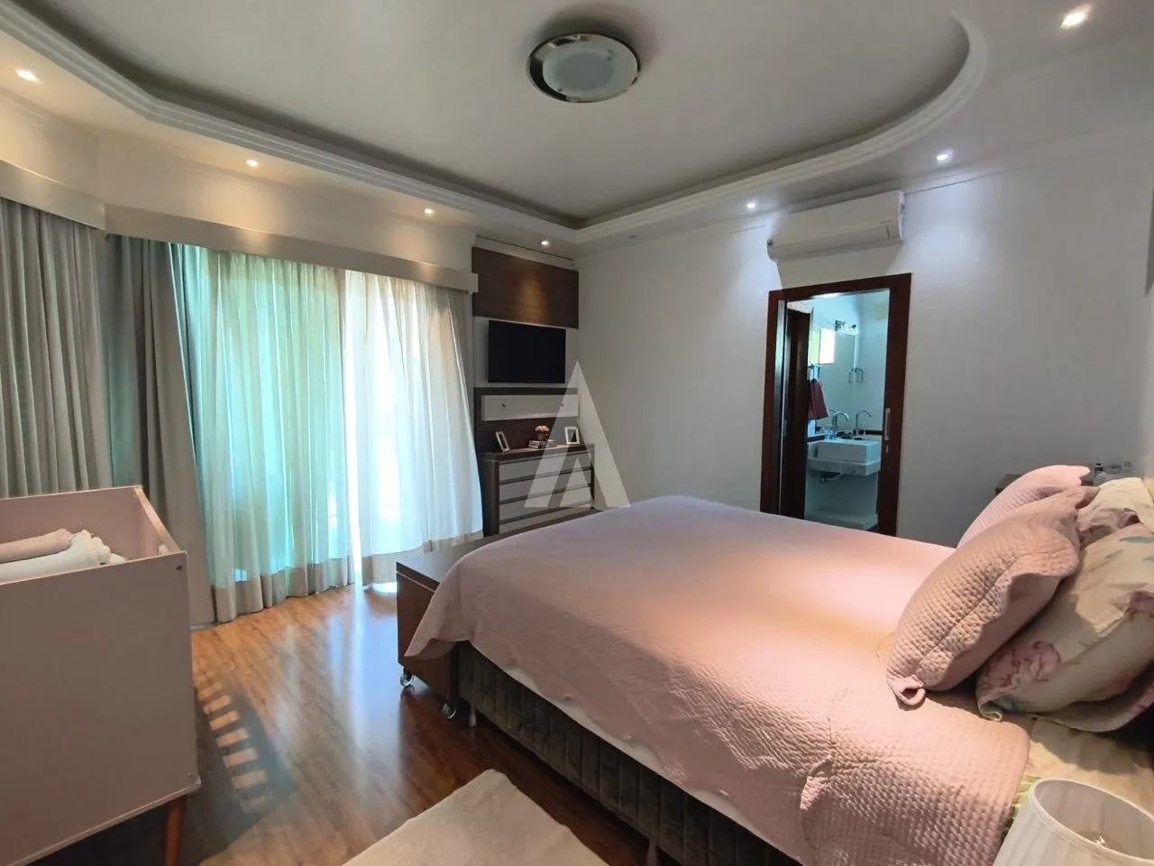 Casa com 1 suíte e 2 quartos à venda no bairro Iririú em Joinville-SC por R$1.698.000,00. — foto 4