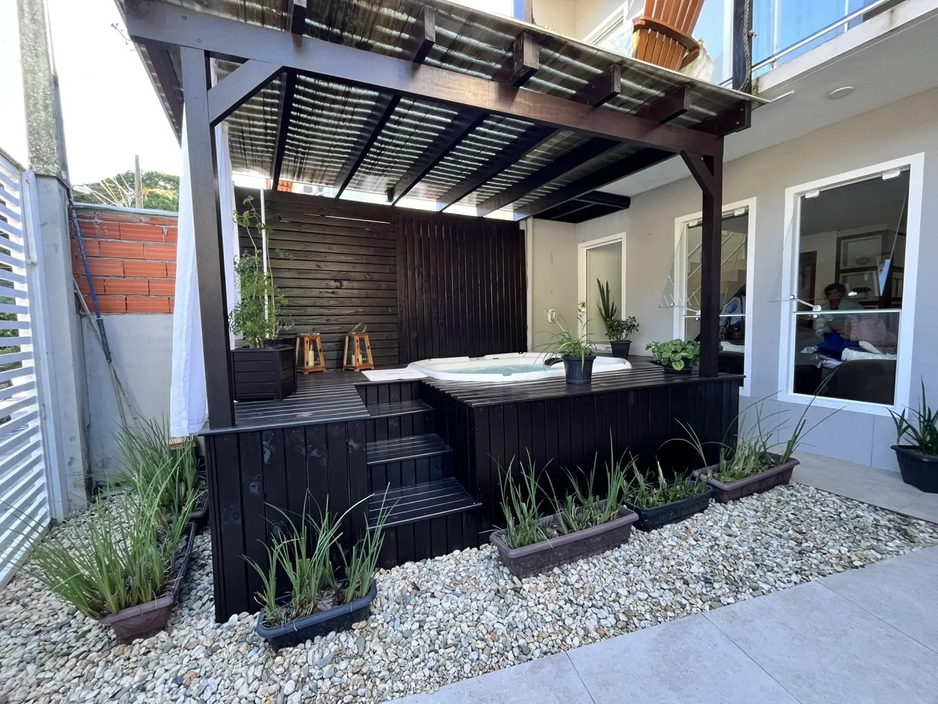 Sobrado com 5m de frente no bairro Testo Salto, em Blumenau! - foto 1