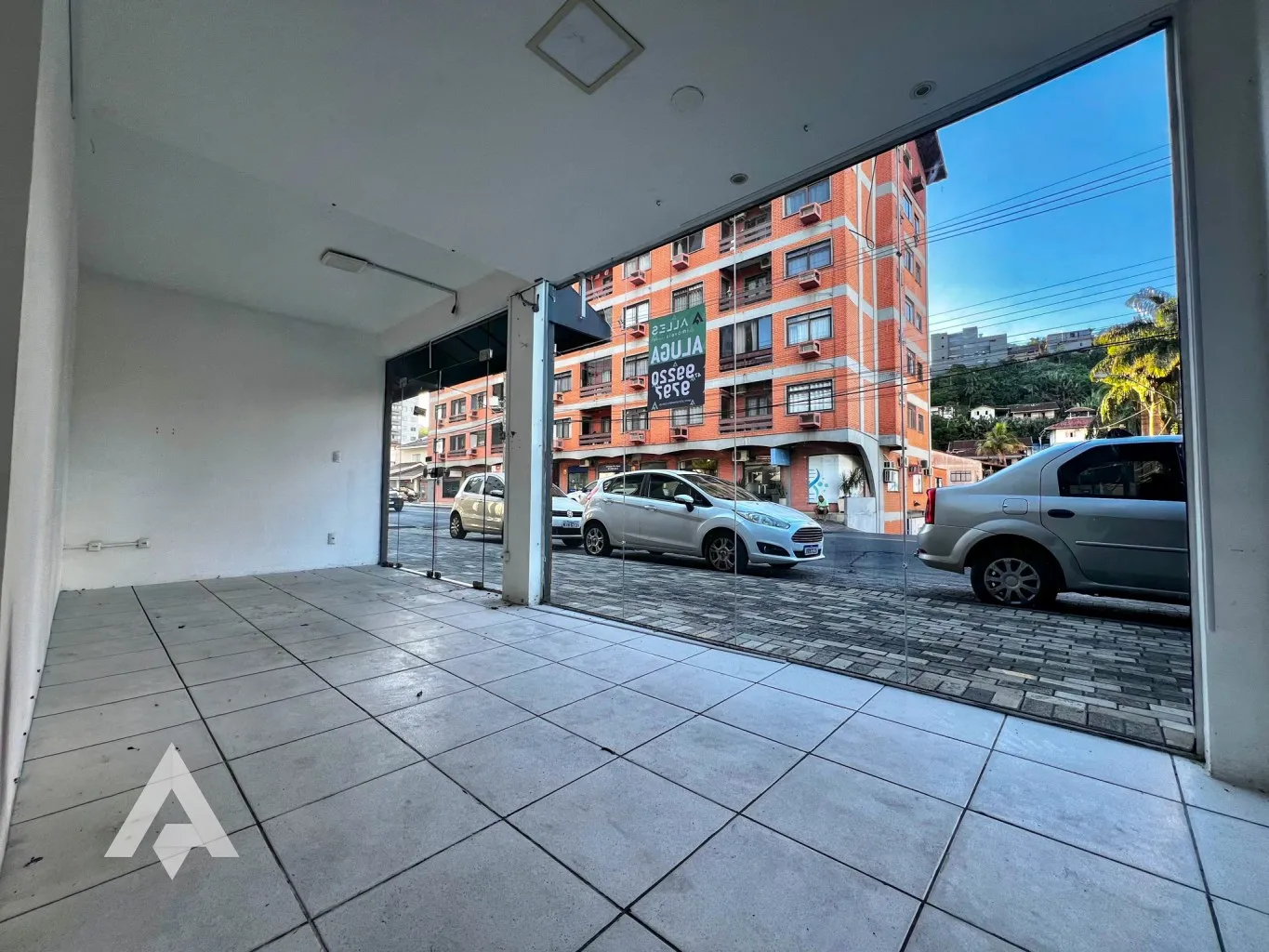 Loja térrea com 46m para locação com R$ 2.300,00 - Bairro Vila Nova - Blumenau/SC - foto 1