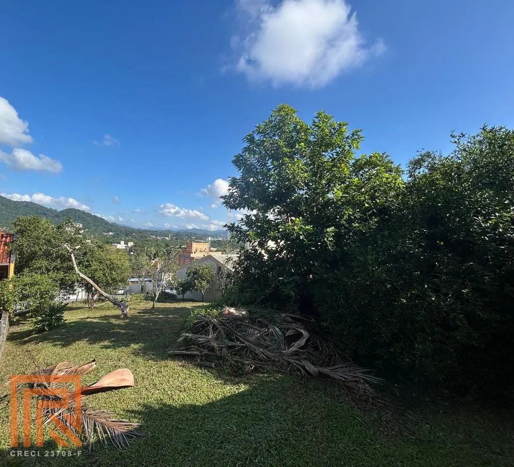 Terreno com 420 metros próximo ao terminal da Agua Verde. - foto 1