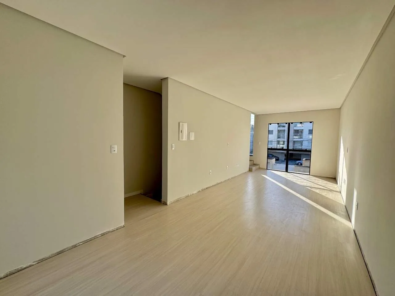 Sobrado Triplex com 2 Suítes no Bairro Escola Agrícola — foto 3