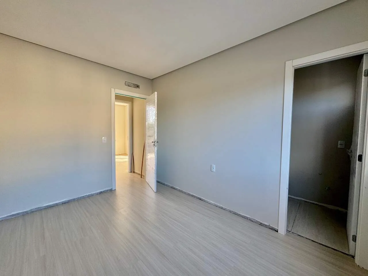 Sobrado Triplex com 2 Suítes no Bairro Escola Agrícola — foto 7