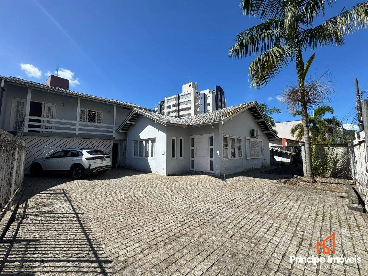 Casa com 3 quartos no América em Joinville - foto 1