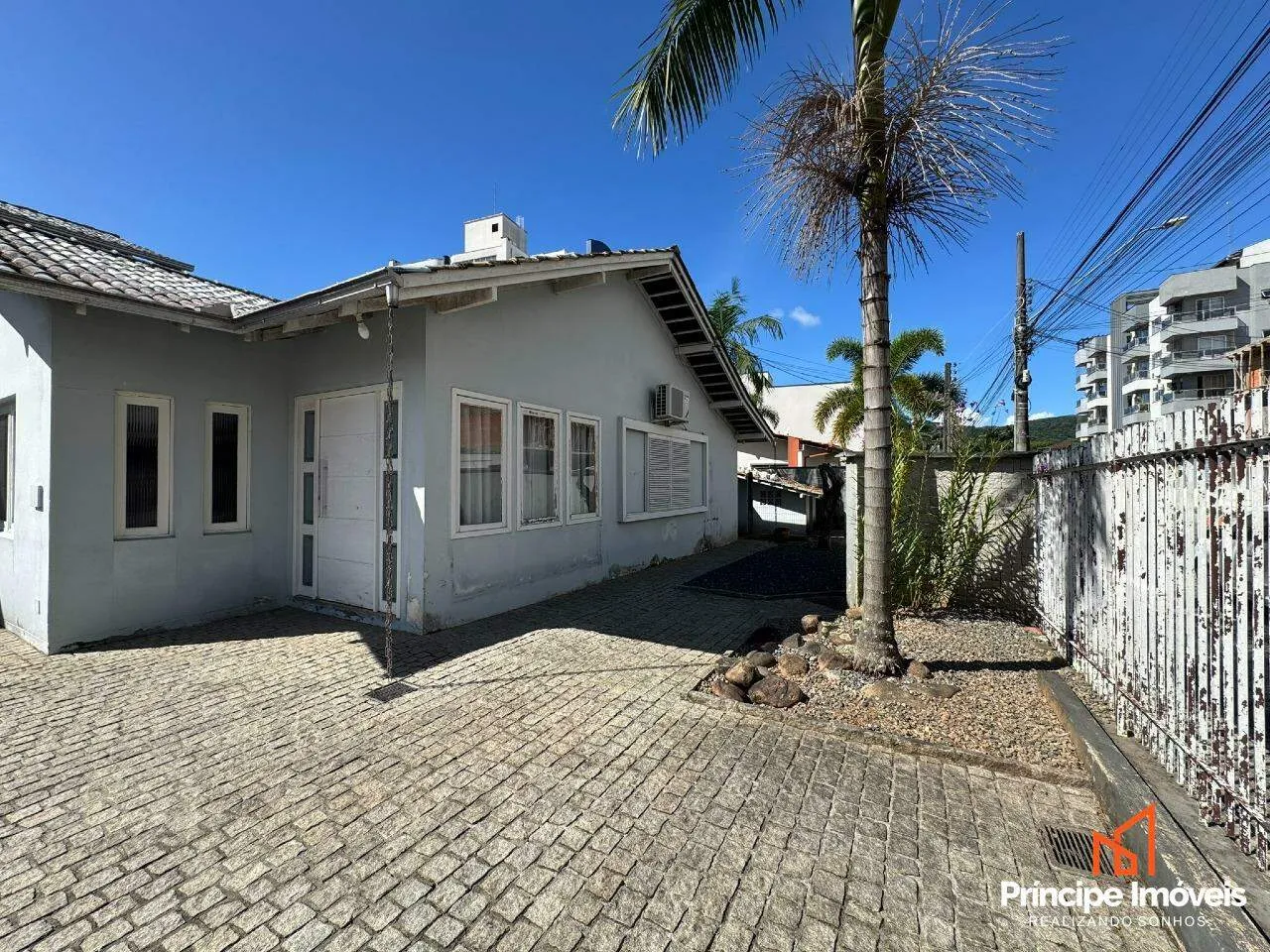 Casa com 3 quartos no América em Joinville — foto 3