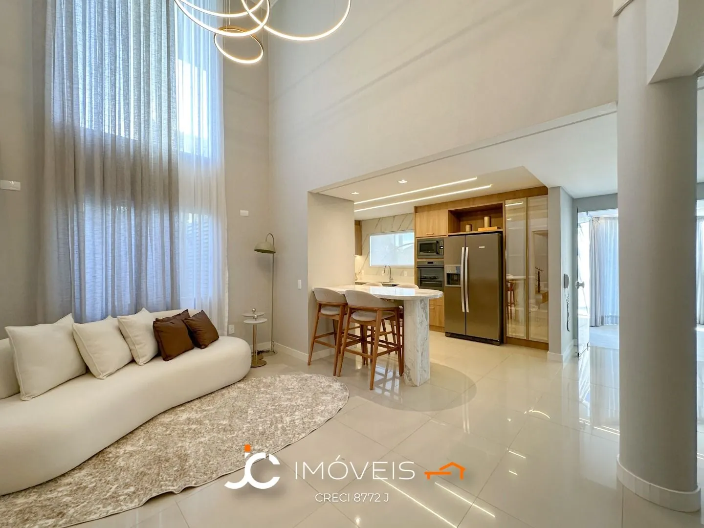 Casa à venda com 4 quartos e 4 suítes, 4 vagas, 270m² na região do bairro Barra, próximo à Avenida Hermógenes Assis Feijó, Balneário Camboriú — foto 5