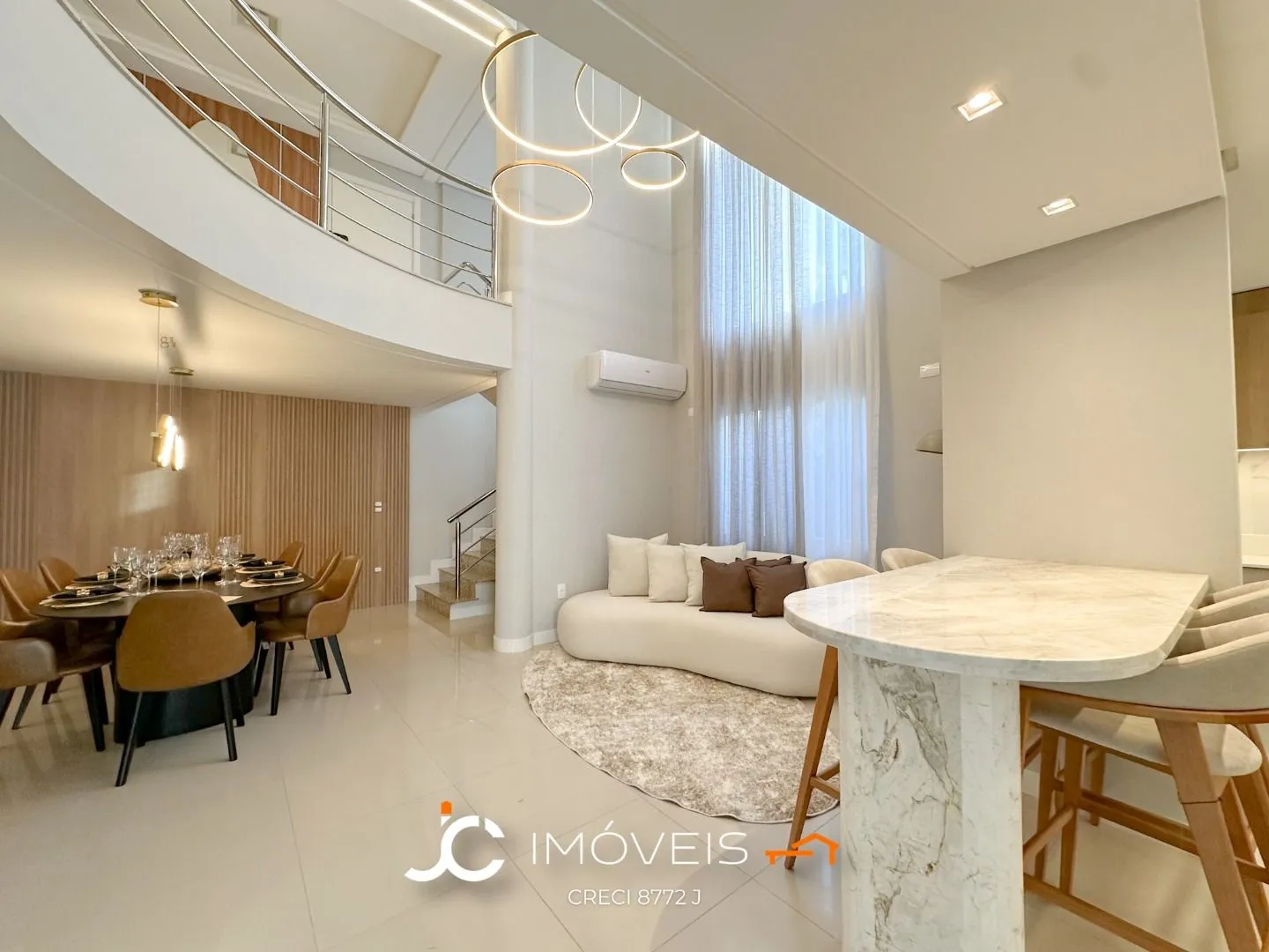 Casa à venda com 4 quartos e 4 suítes, 4 vagas, 270m² na região do bairro Barra, próximo à Avenida Hermógenes Assis Feijó, Balneário Camboriú — foto 6