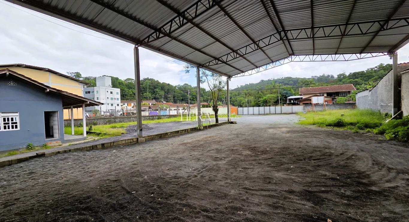 Casa com galpão para aluguel comercial em corredor de serviço no bairro Badenfurt — foto 5