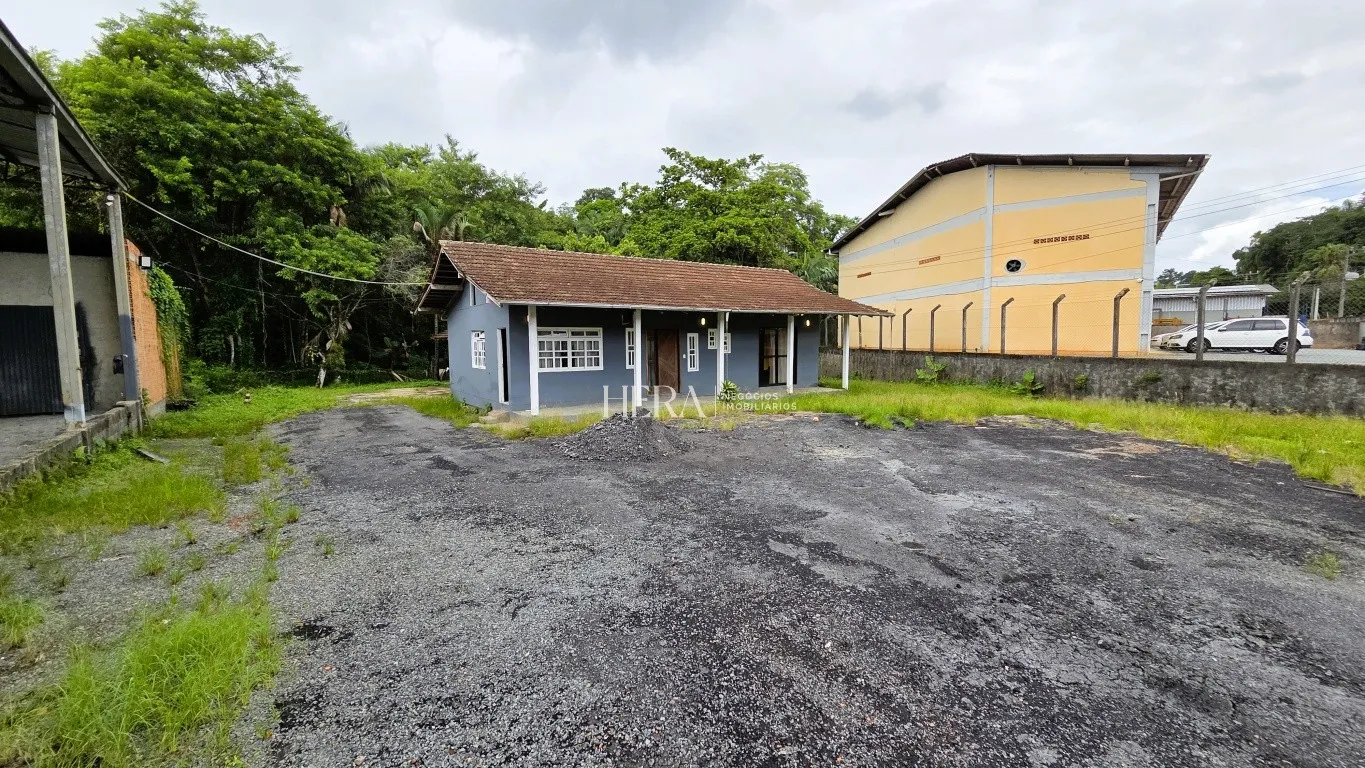 Casa com galpão para aluguel comercial em corredor de serviço no bairro Badenfurt — foto 6
