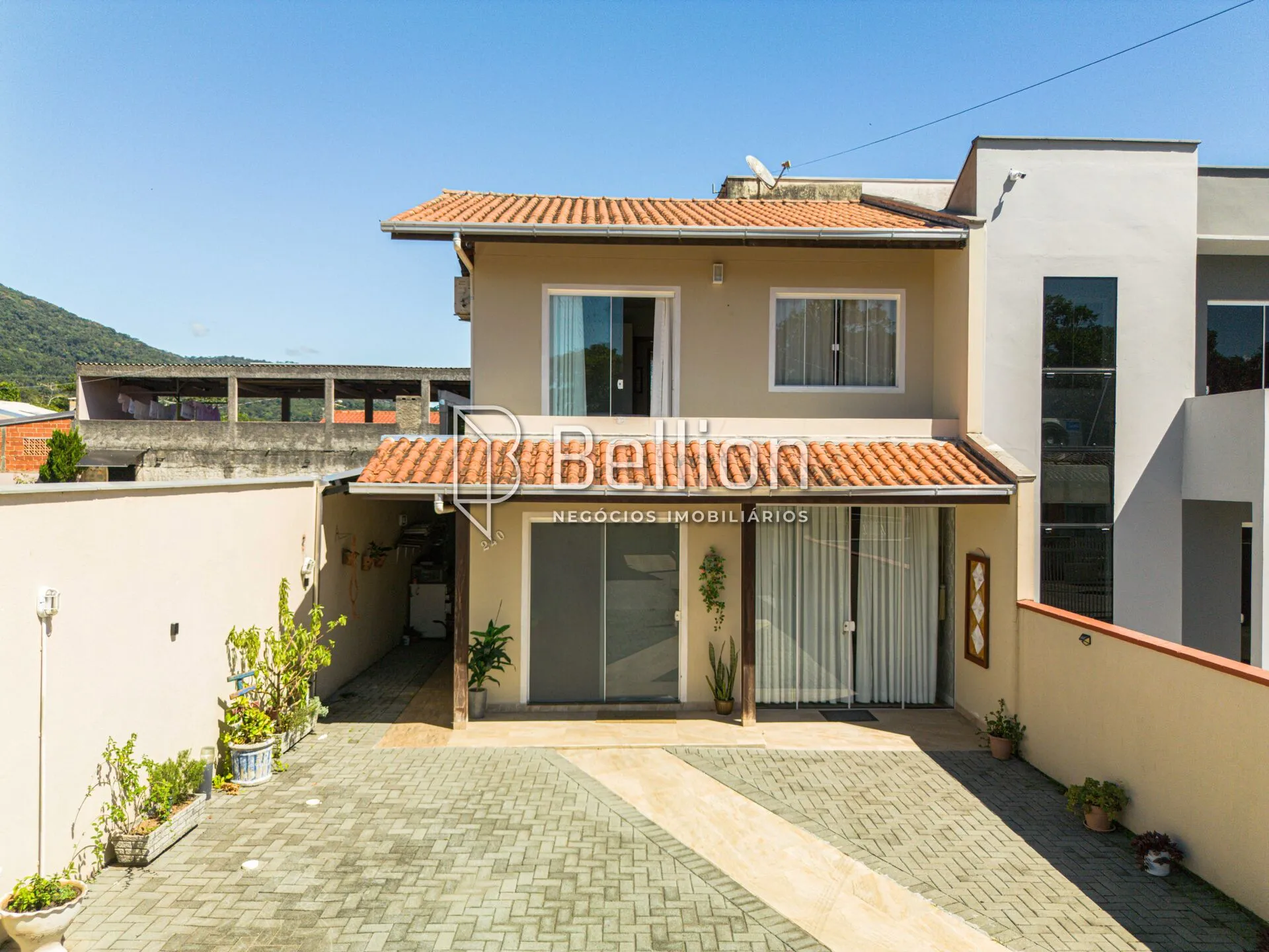 Sobrado com 3 quartos, 444m de terreno e piscina na Estrada das Areias em Indaial — foto 2