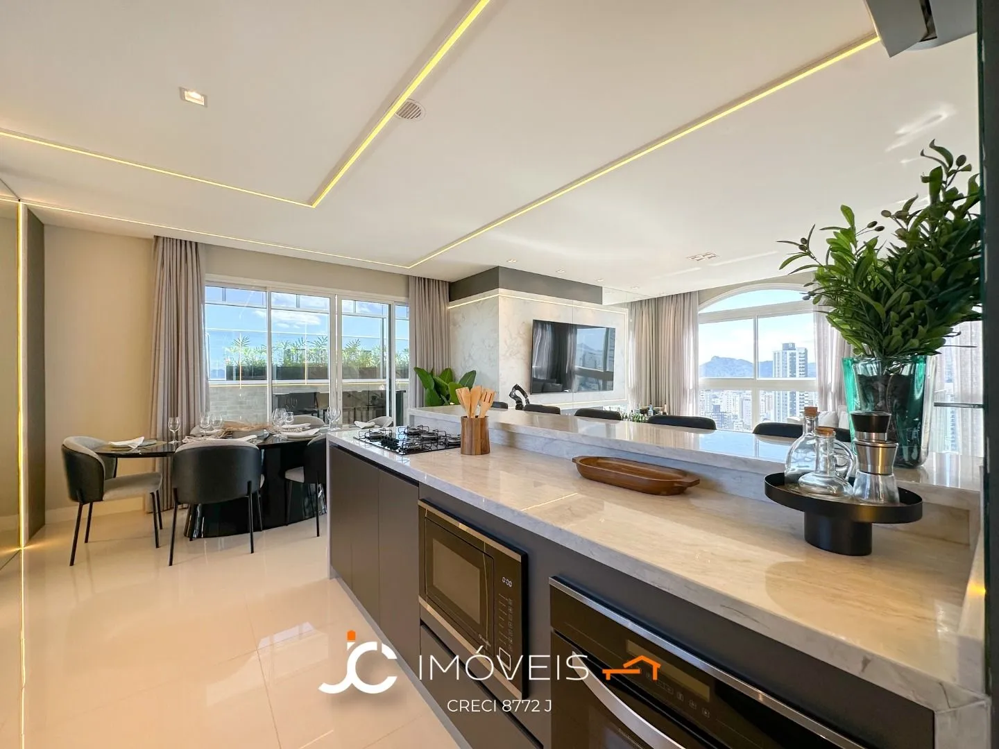 APARTAMENTO NO CENTRO BALNEÁRIO CAMBURIO - 3 SUÍTES E 4 VAGAS — foto 6