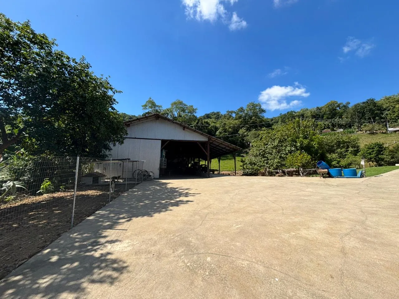 Excelente oportunidade para quem busca espaço, tranquilidade e alto potencial de valorização em Blumenau! - foto 1