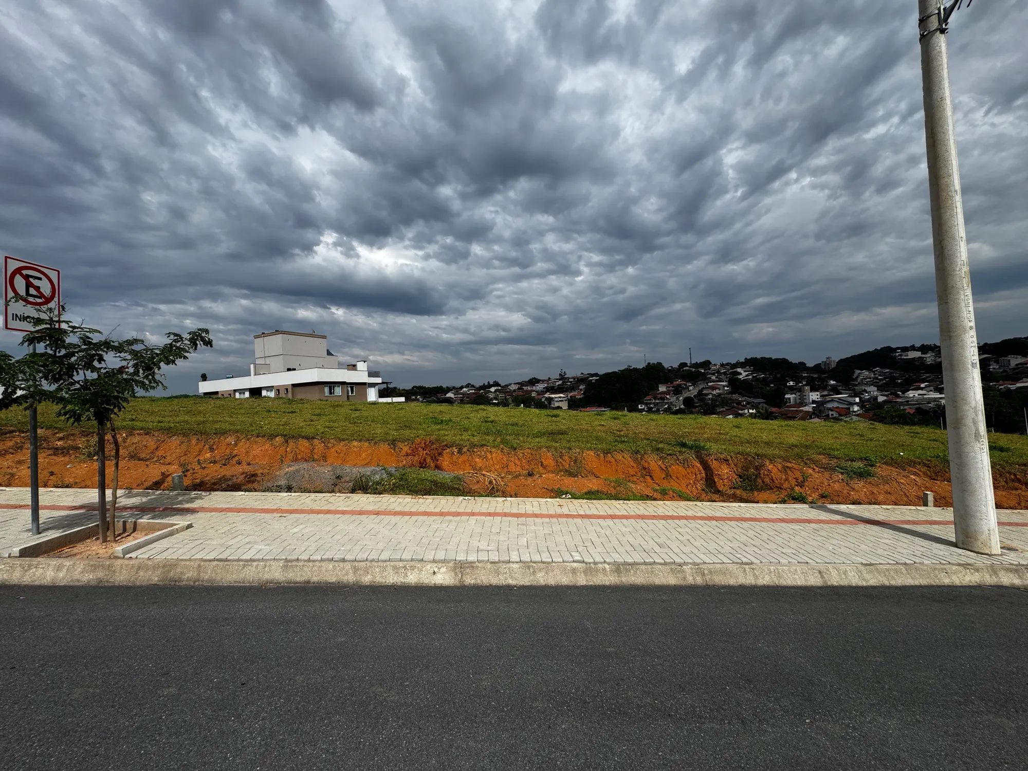 Oportunidade! Terreno urbano de 363,86m² na Via expressa, em Blumenau - foto 1