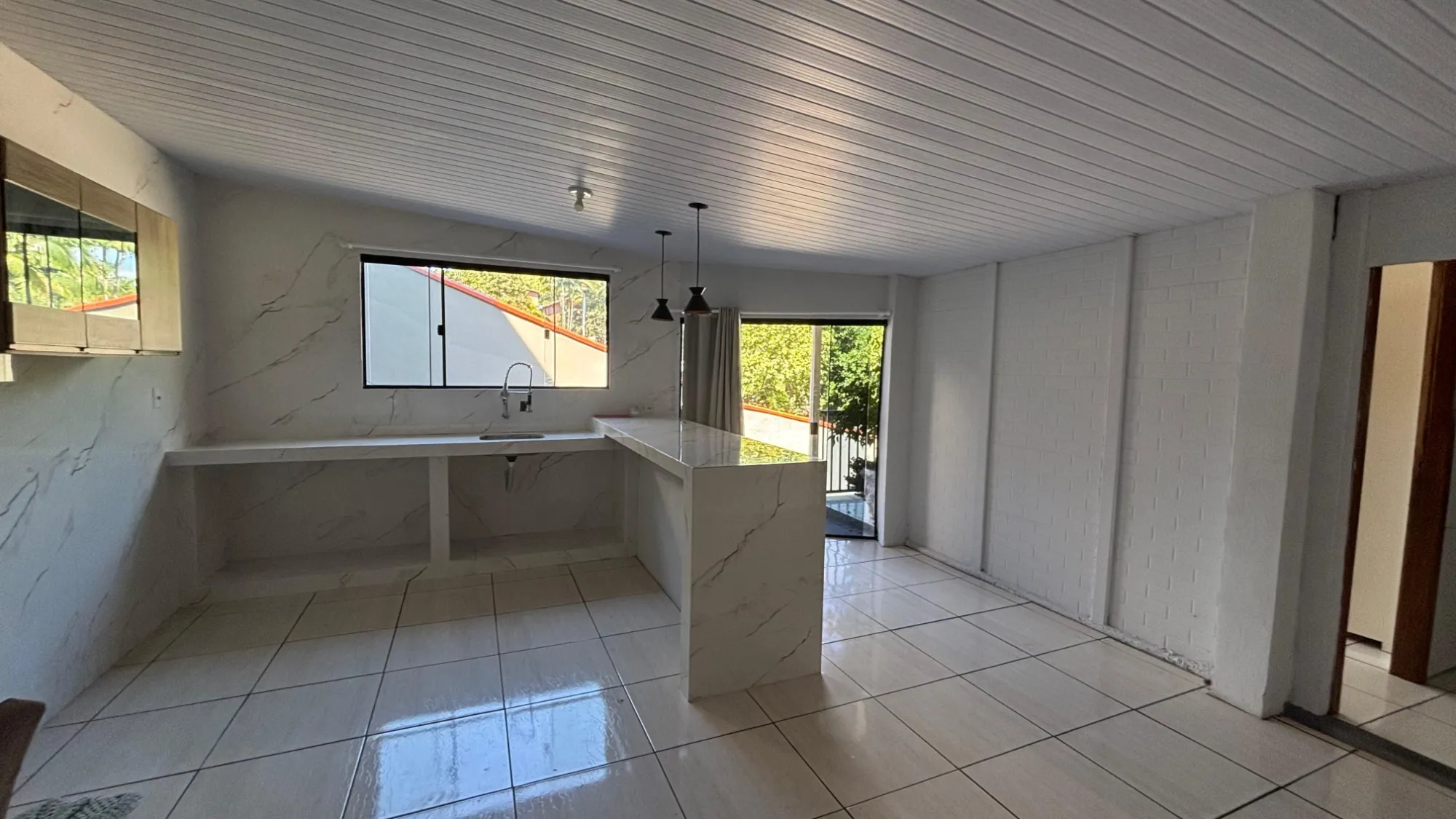 Excelente oportunidade para quem busca espaço, versatilidade e uma localização estratégica! — foto 2