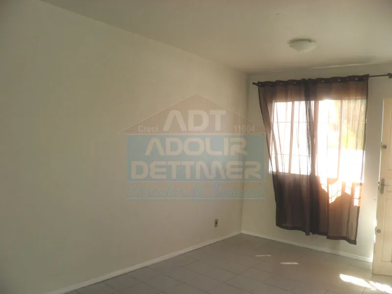 Casa Alvenaria casa geminada - Bairro Bom Retiro - Joinville - SC — foto 4