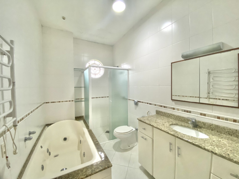 Casa · à venda · 4 quartos · 221m² · Itoupava Norte, Blumenau