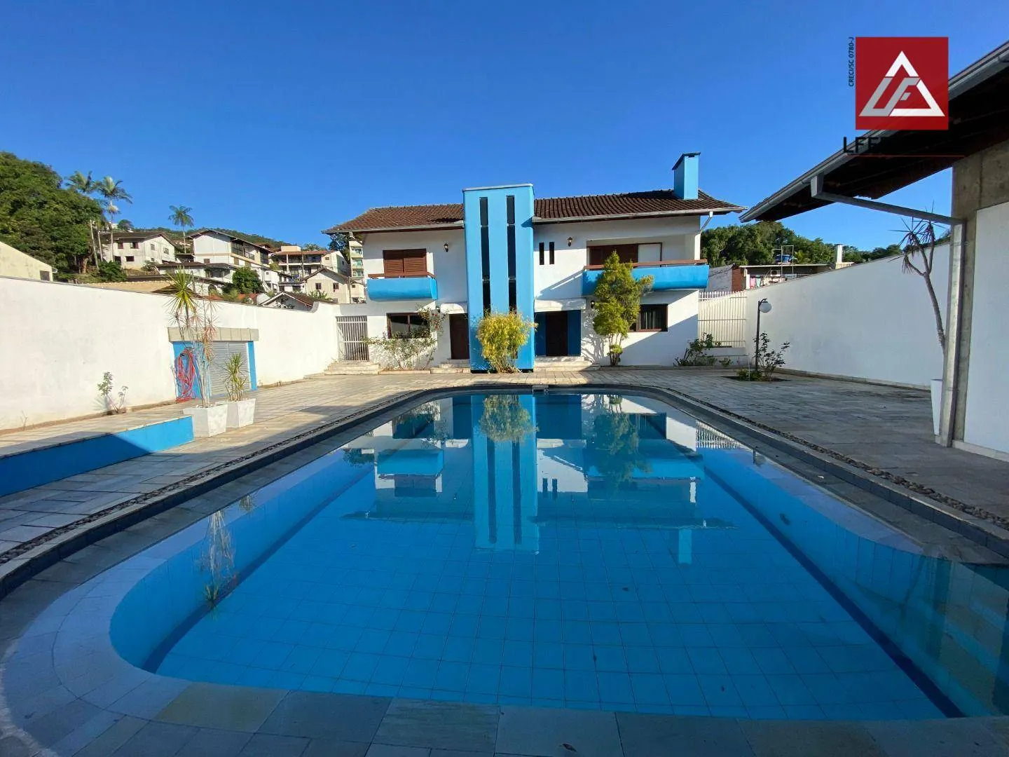 Casa à venda com 5 quartos e 3 suítes, 3 vagas, 840m² no Garcia, Blumenau - foto 1