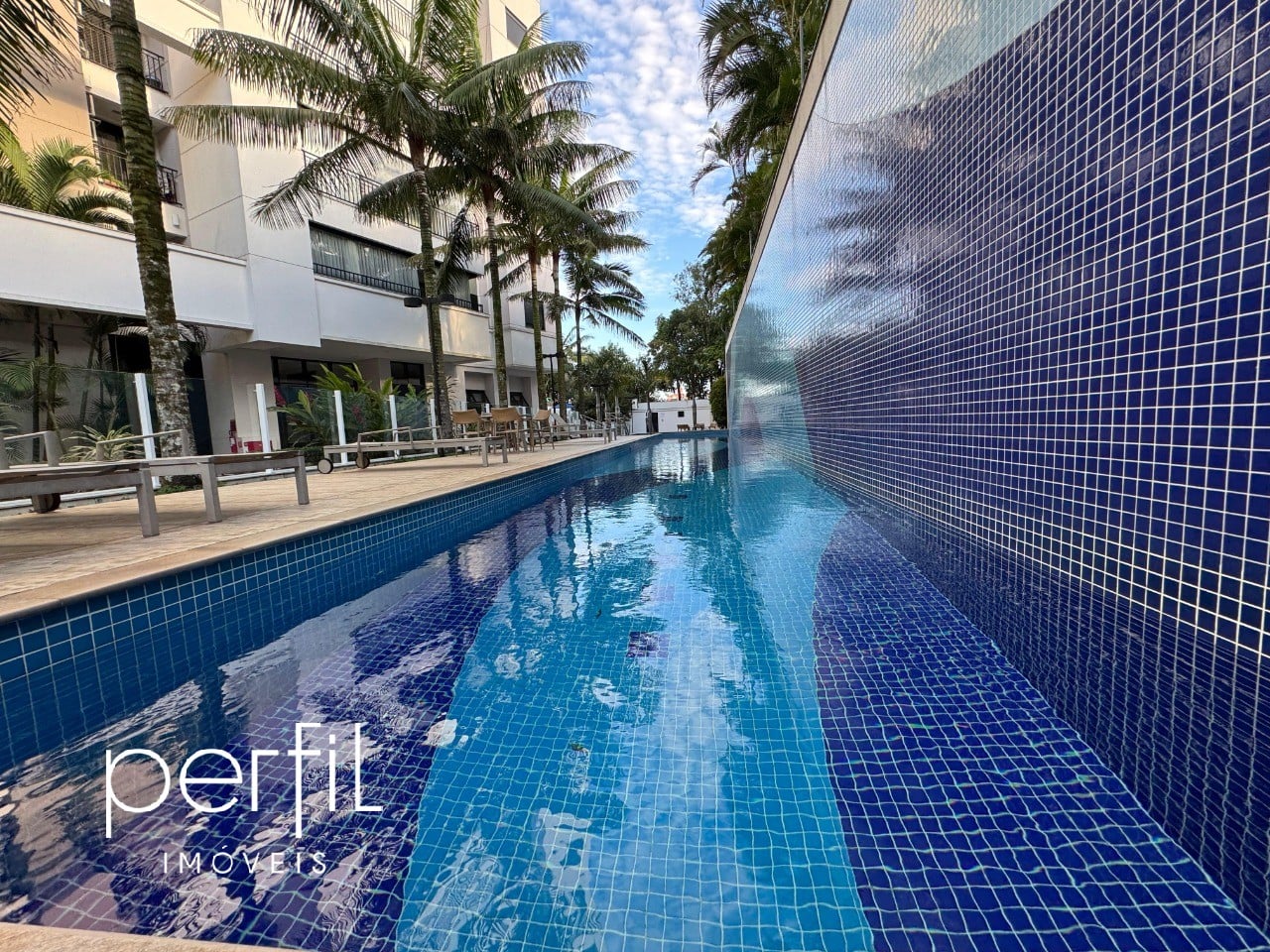 Apartamento à venda com 3 quartos e 1 suíte, 2 vagas, 121m² no Anita Garibaldi, Joinville