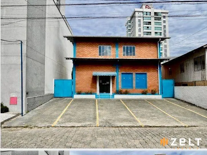 Galpão à venda, 280m² no Centro, Blumenau - foto 1