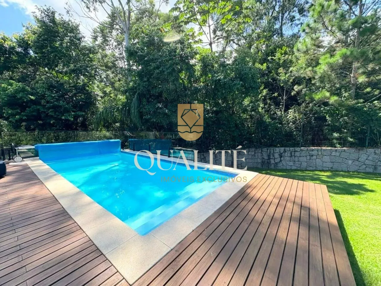 Casa para alugar com 4 quartos e 4 suítes, 4 vagas, 669m² no Cacupé, Florianópolis - foto 1
