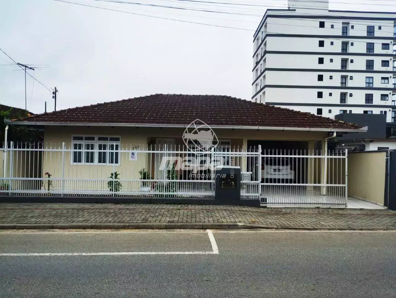Casa à venda com 3 quartos, 1 vaga, 192m² no Estados, Indaial - foto 1