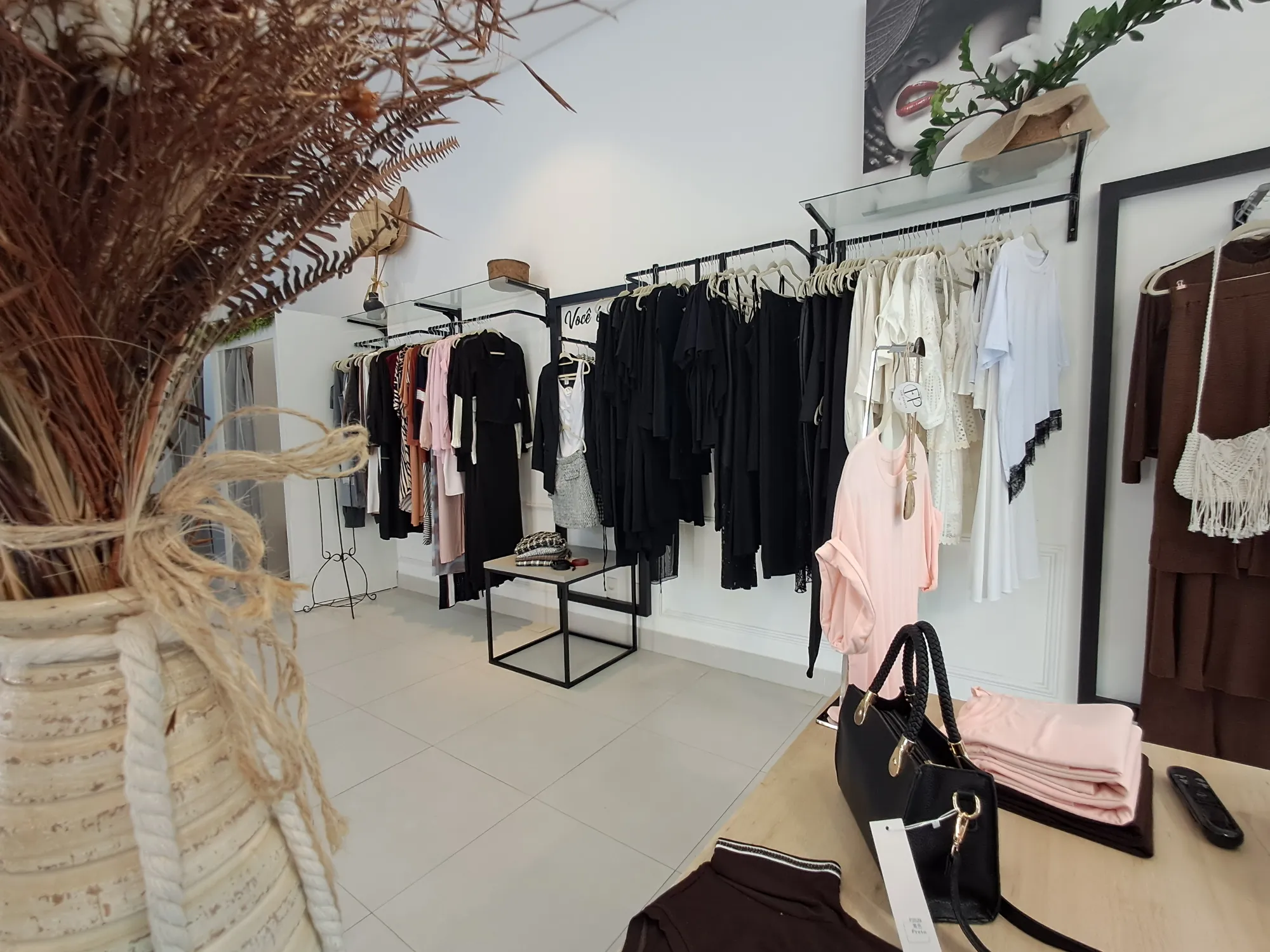 Loja de moda feminina com estoque na Vila Nova — foto 3