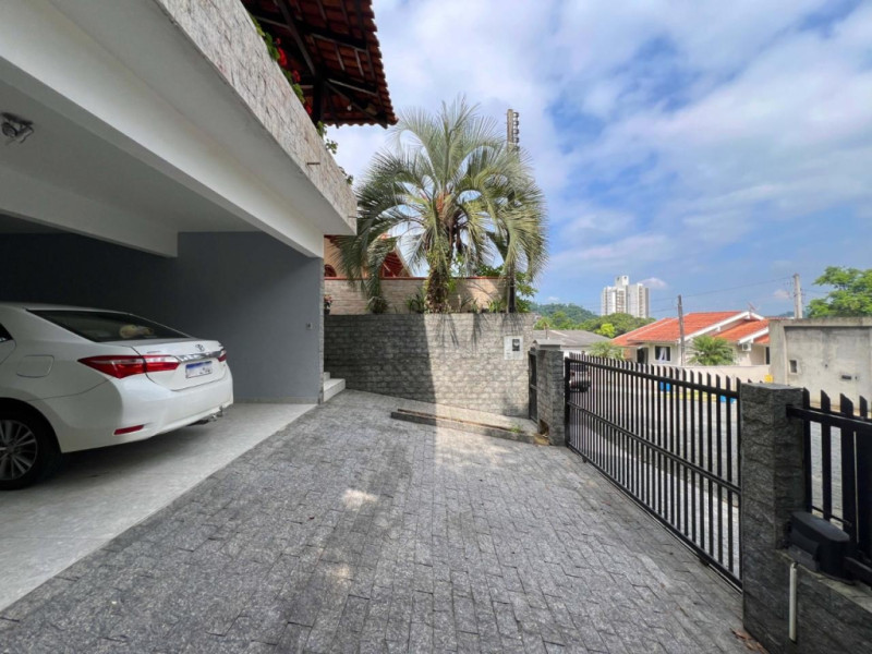 Casa · à venda · 3 quartos · 220.81m² · Escola Agrícola, Blumenau