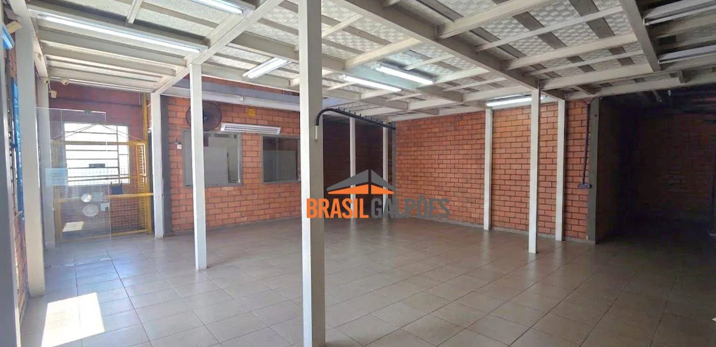 Galpão à venda, 5 vagas, 240m² na região do bairro Centro, próximo à Rua 7 de Setembro, Blumenau — foto 2