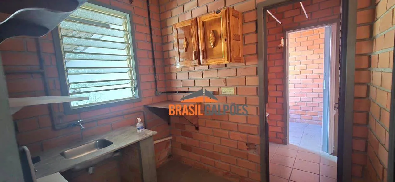 Galpão à venda, 5 vagas, 240m² na região do bairro Centro, próximo à Rua 7 de Setembro, Blumenau — foto 3