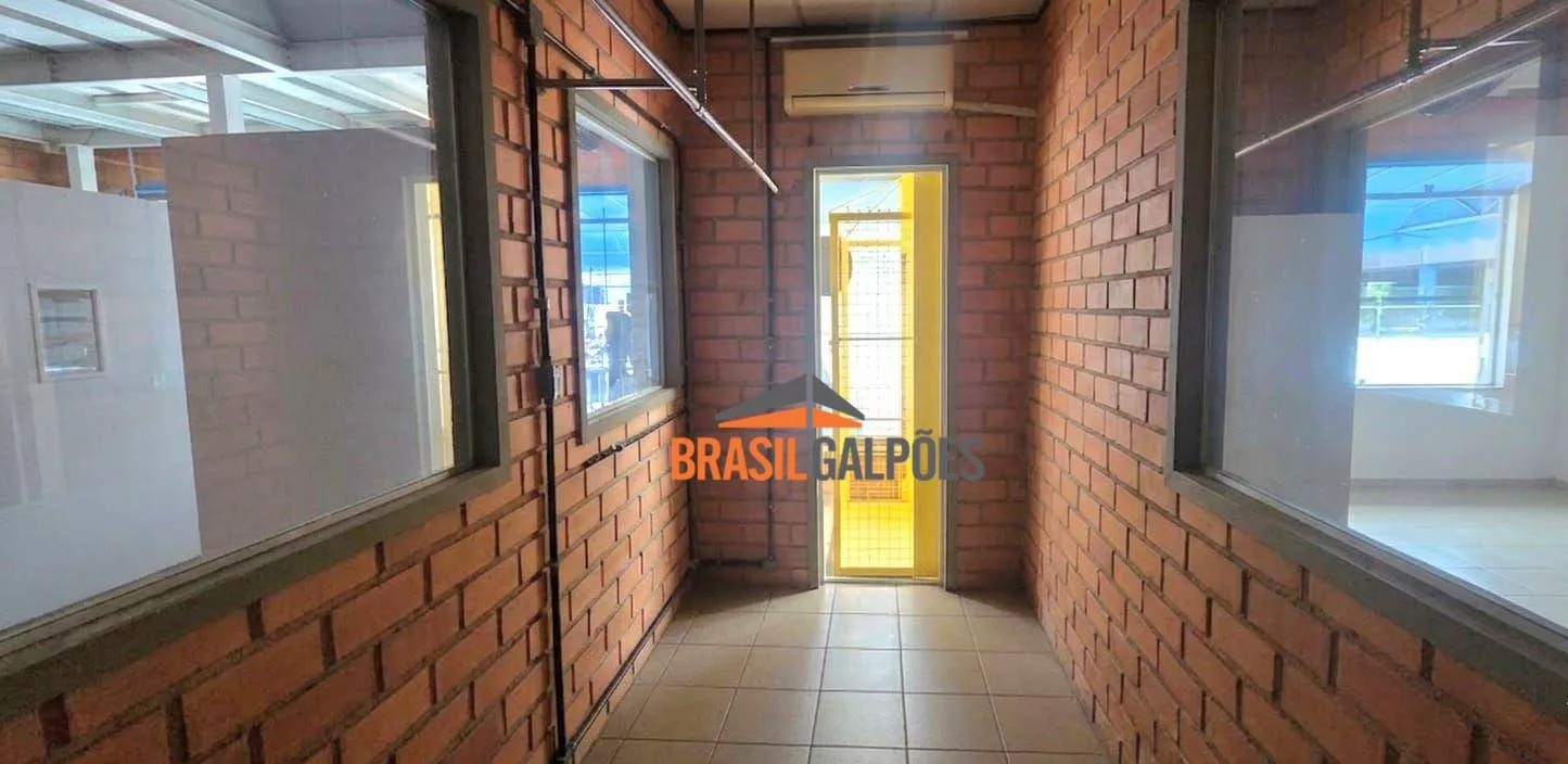 Galpão à venda, 5 vagas, 240m² na região do bairro Centro, próximo à Rua 7 de Setembro, Blumenau — foto 4