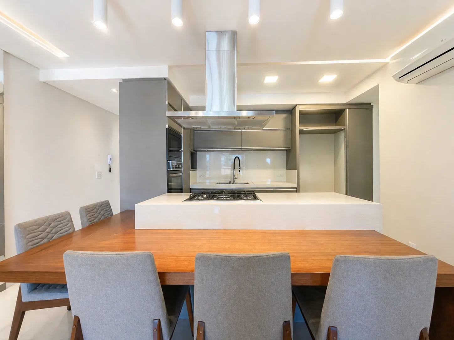 Apto 2 suítes e 2 vagas semimobiliado no Jardim Blumenau - foto 1