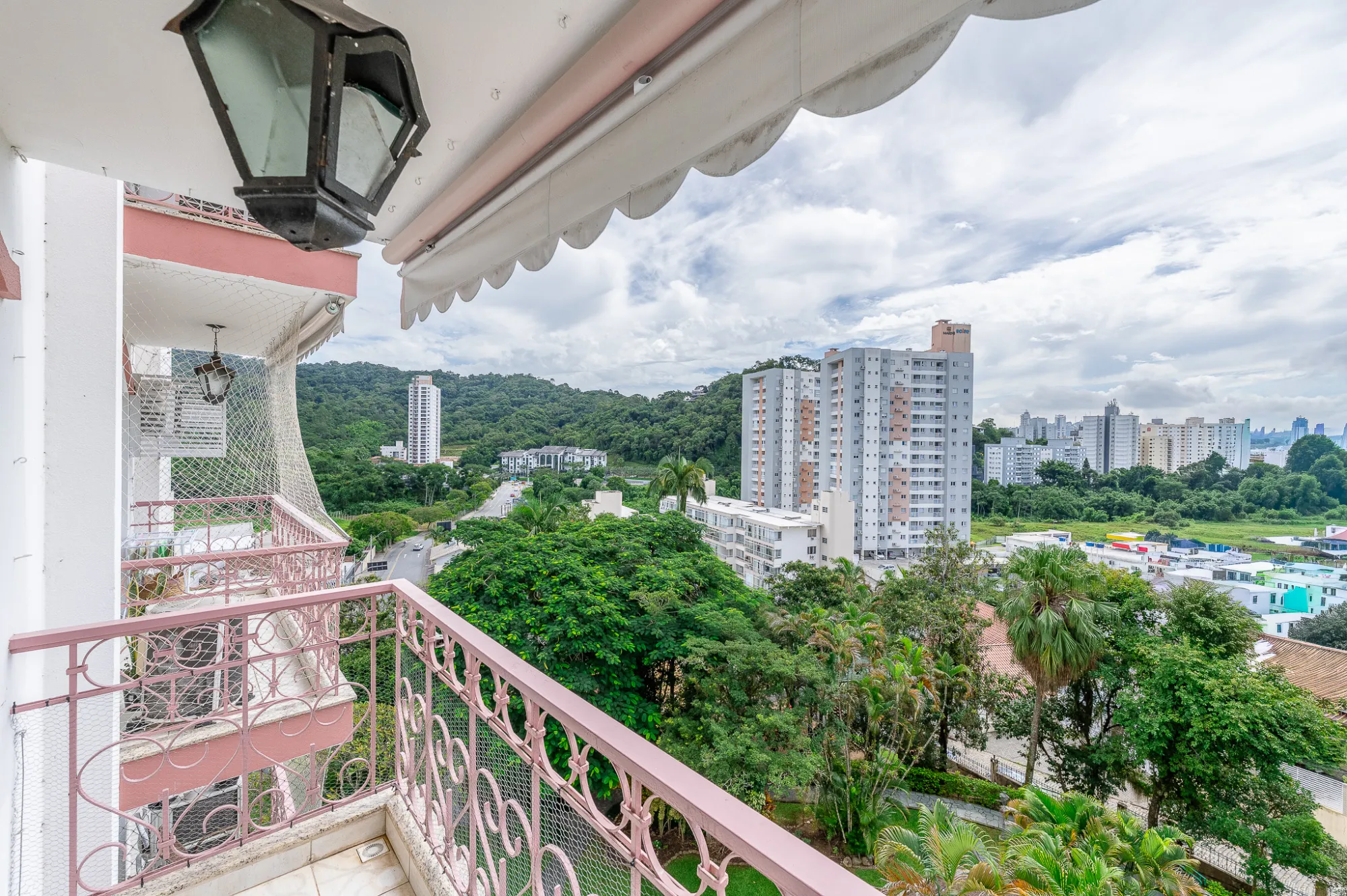 APÊ SUPER REFORMADO COM CARA DE REVISTA CASA CLÁUDIA NO ICÔNICO DONA PHILOMENA — foto 4
