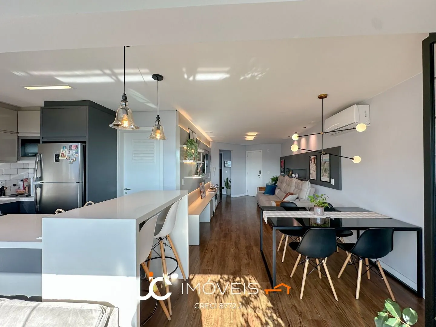 Apartamento 2 dormitorios sendo uma suíte e 2 vagas - Bairro Velha — foto 4