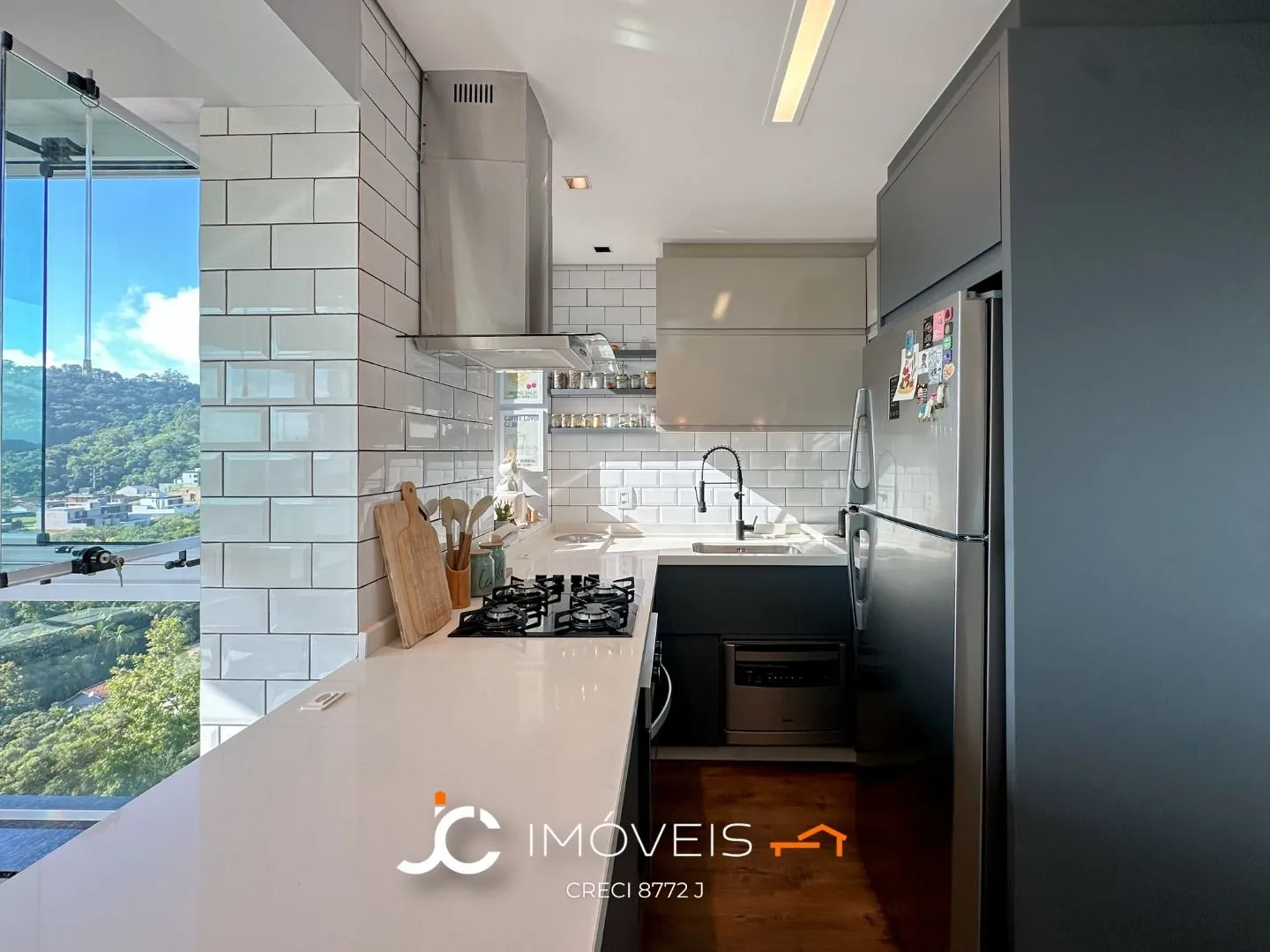 Apartamento 2 dormitorios sendo uma suíte e 2 vagas - Bairro Velha — foto 5