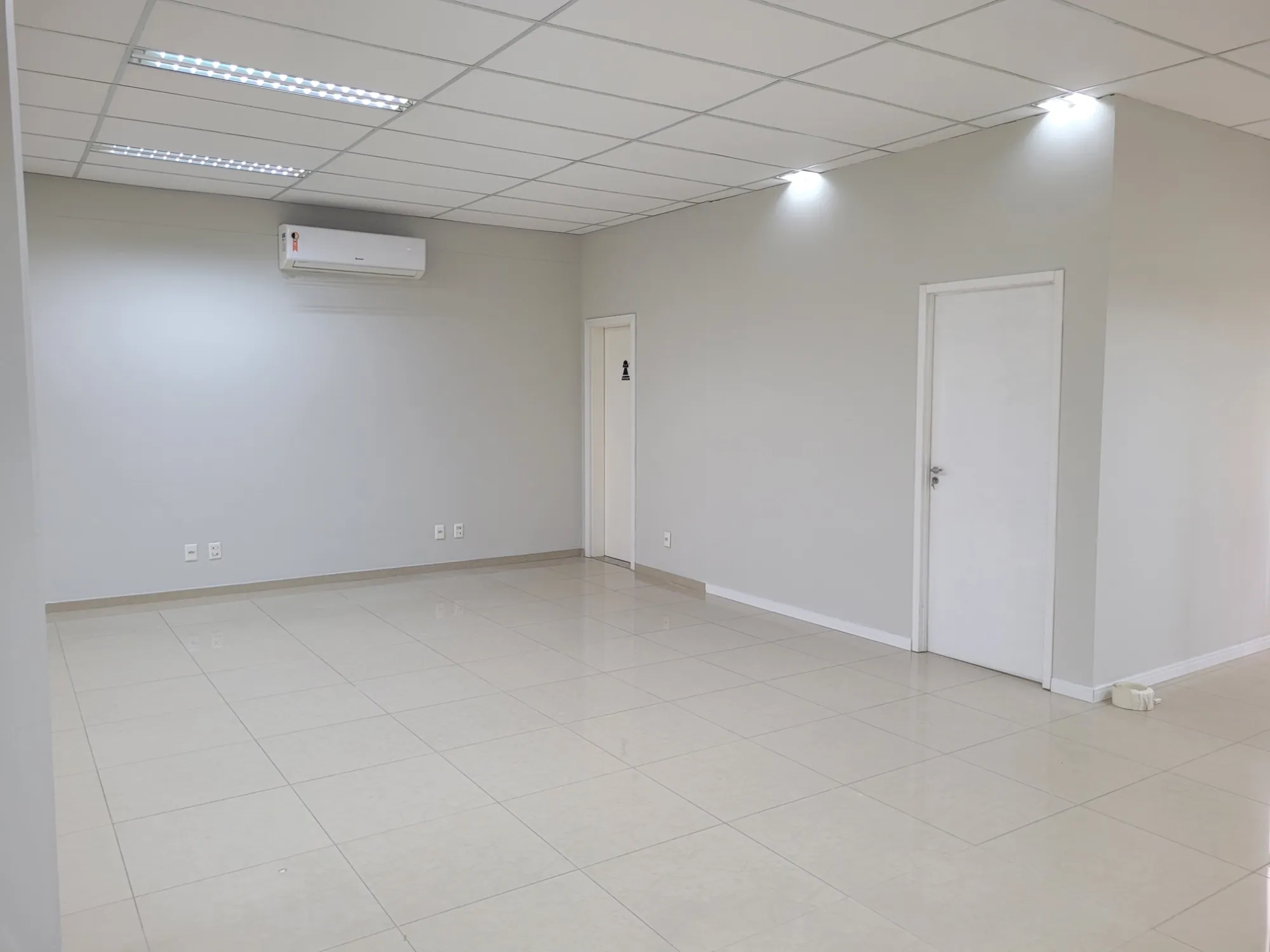 Loja  Sala Escritório em prédio comercial  — foto 6