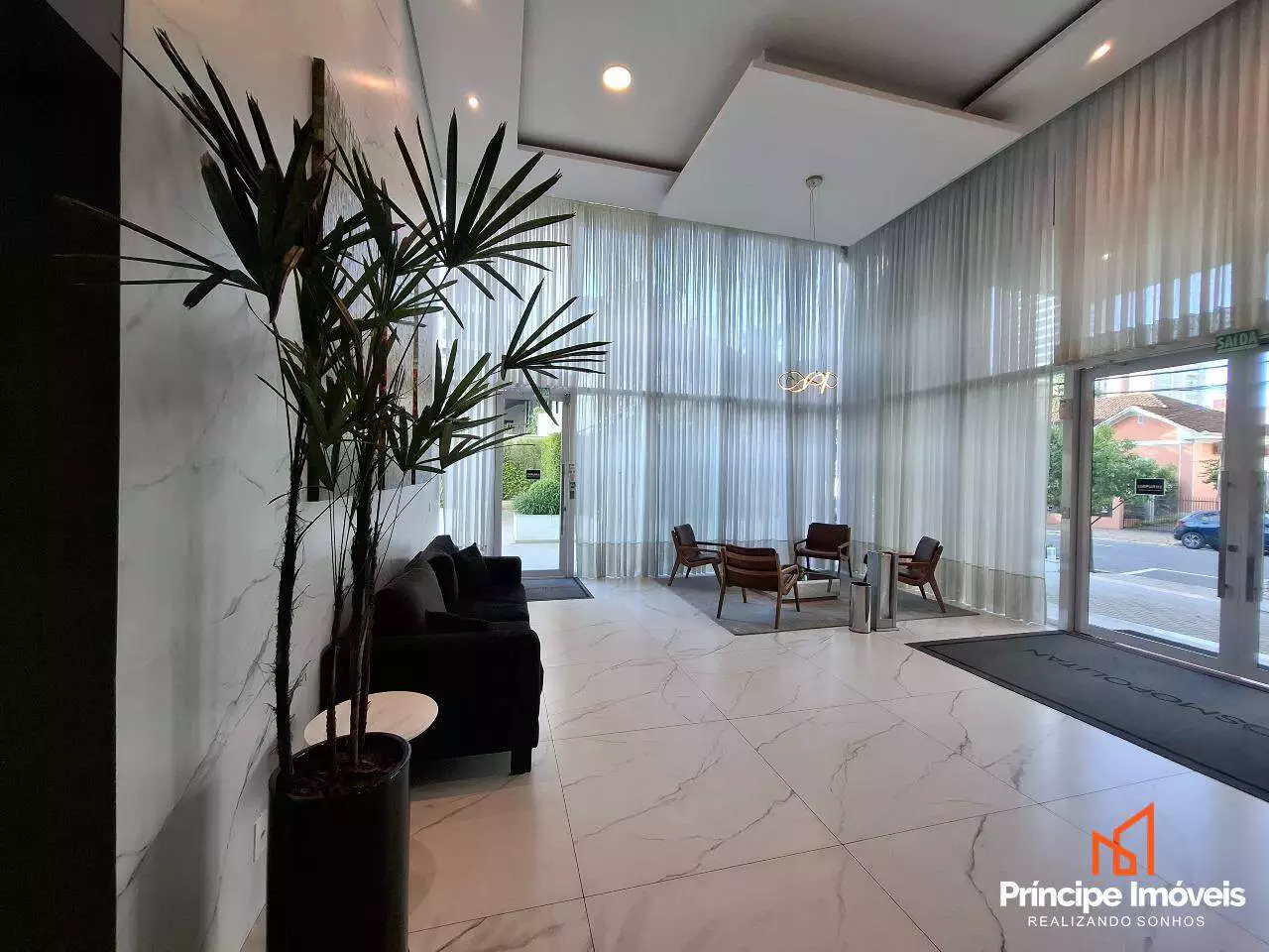 Apartamento à venda com 2 quartos e 1 suíte, 1 vaga, 77m² no Centro, Joinville - foto 1