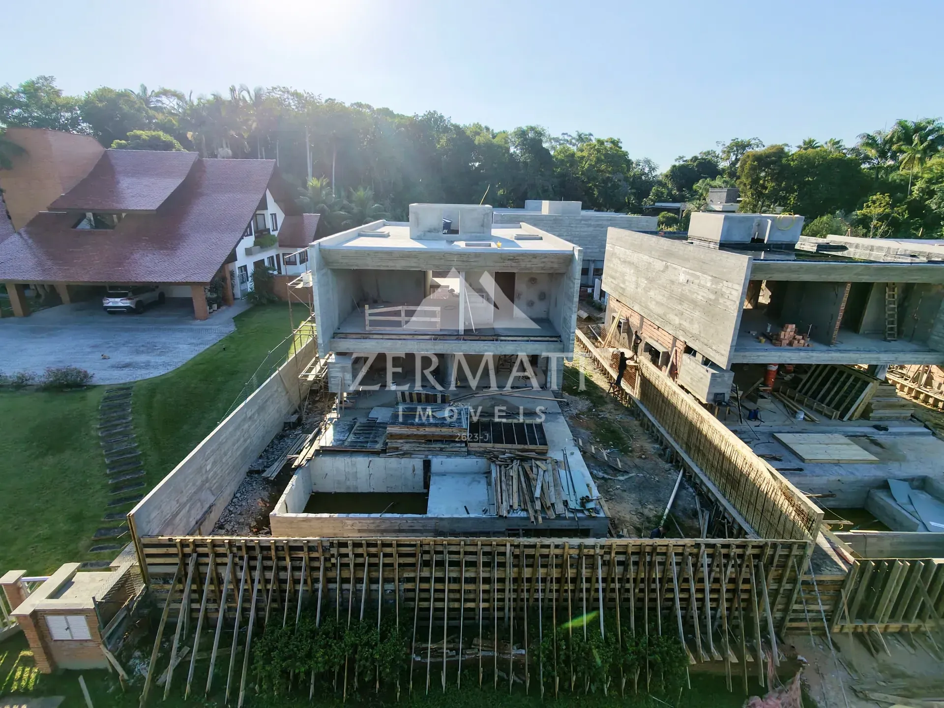 Casa à venda com 3 quartos e 3 suítes, 5 vagas, 427m² no Itoupava Seca, Blumenau - foto 1