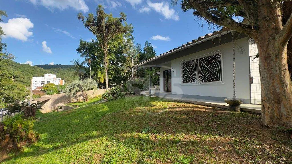 Outros Imóveis para alugar com 4 quartos e 1 suíte, 7 vagas, 217m² no Velha, Blumenau - foto 1