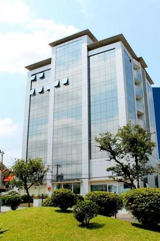 Sala/Escritório à venda, 4 vagas, 394m² na região do bairro América, próximo à Rua Orestes Guimarães, Joinville