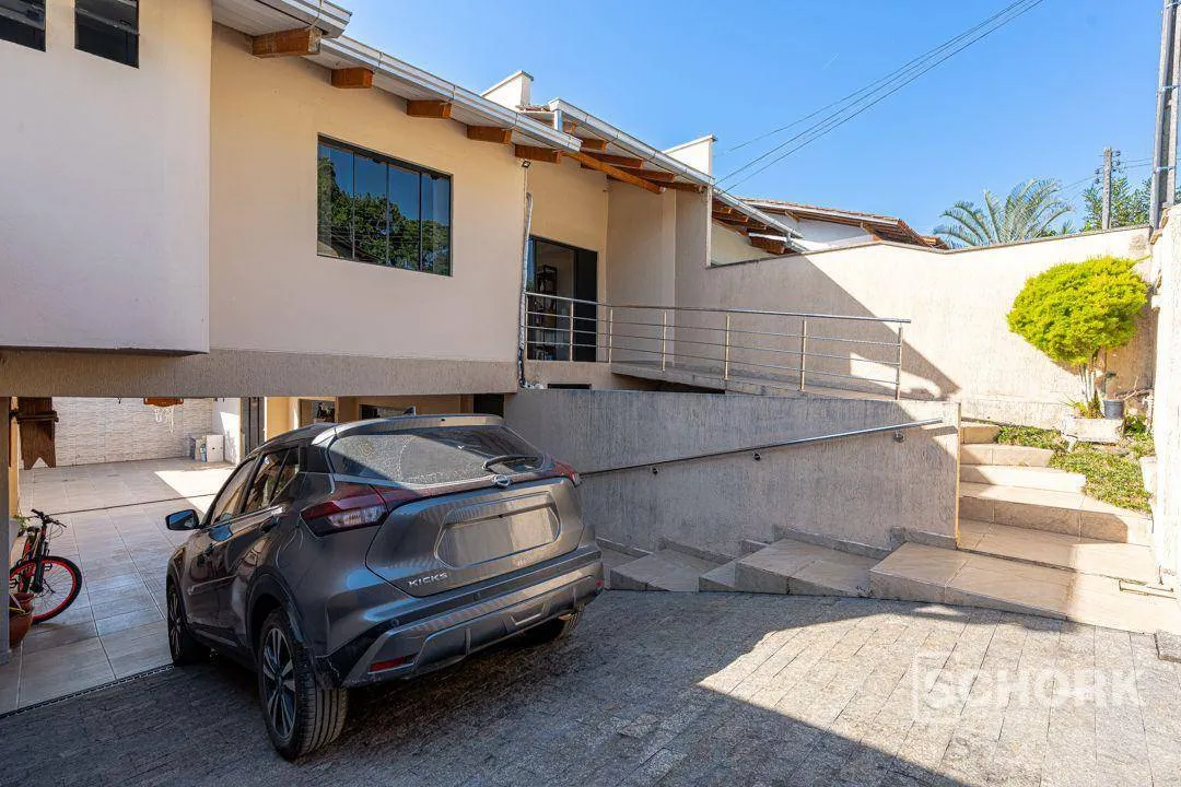 Casa à venda com 2 quartos e 1 suíte, 3 vagas, 180m² no Itoupava Central, Blumenau - foto 1