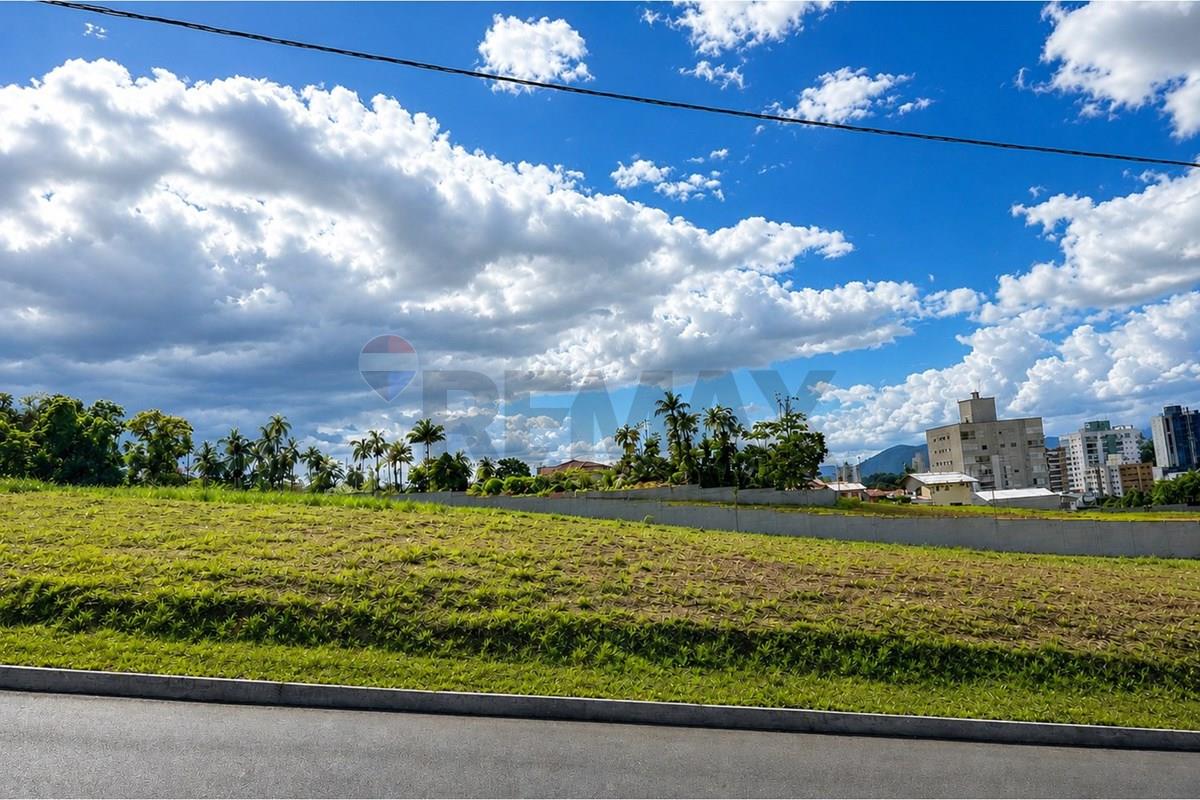 Terreno à venda, 360m² no Estados, Indaial