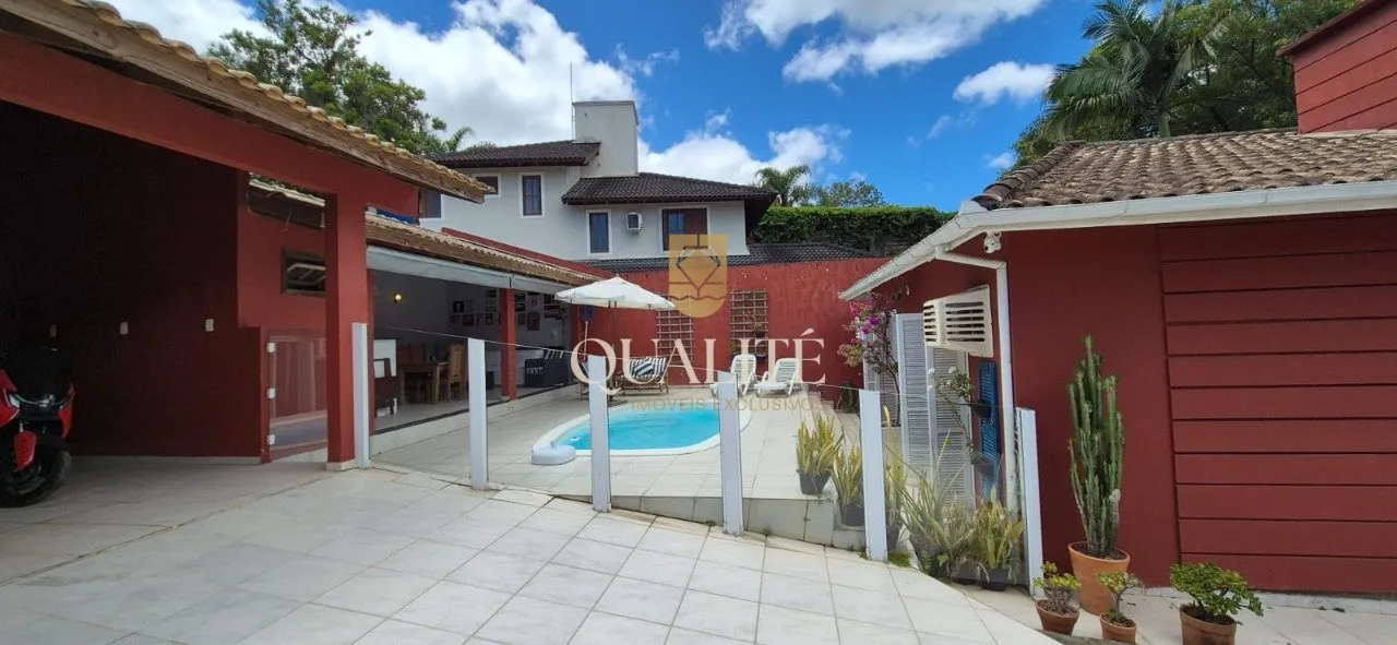 Casa à venda com 3 quartos e 1 suíte, 6 vagas, 450m² no Cacupé, Florianópolis - foto 1