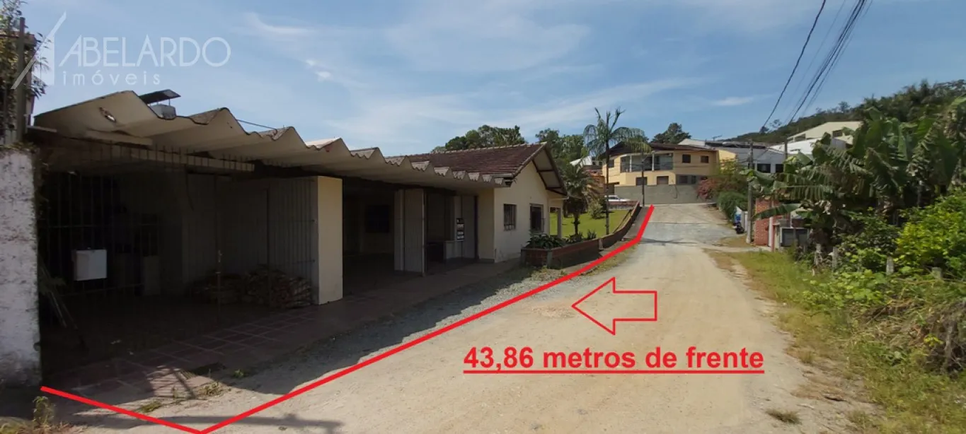 ABELARDO IMÓVEIS - Sala de estar,sala de TV, sala de jantar, 1 suíte com hidromassagem mais 2 dormitórios, banheiro social, cozinha, garagem para 3 carros, ampla lavação,depósito, área de festas com piscina, tranquilidade por ser rua sem saída — foto 3