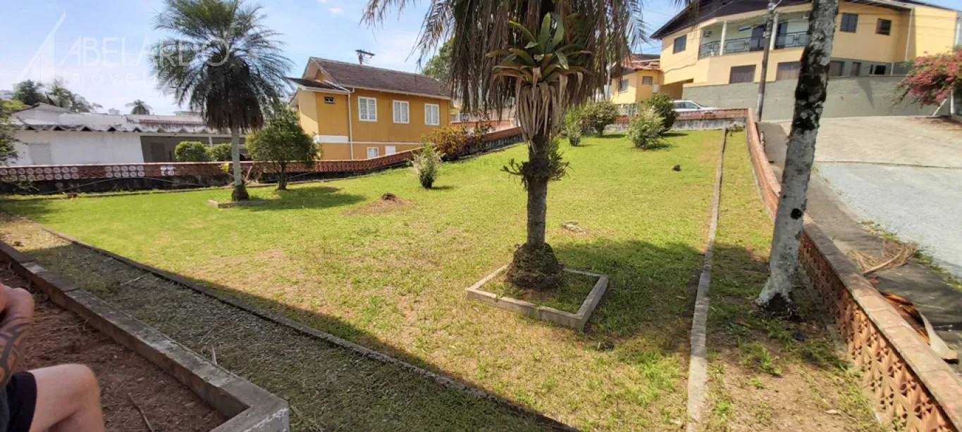ABELARDO IMÓVEIS - Sala de estar,sala de TV, sala de jantar, 1 suíte com hidromassagem mais 2 dormitórios, banheiro social, cozinha, garagem para 3 carros, ampla lavação,depósito, área de festas com piscina, tranquilidade por ser rua sem saída — foto 7