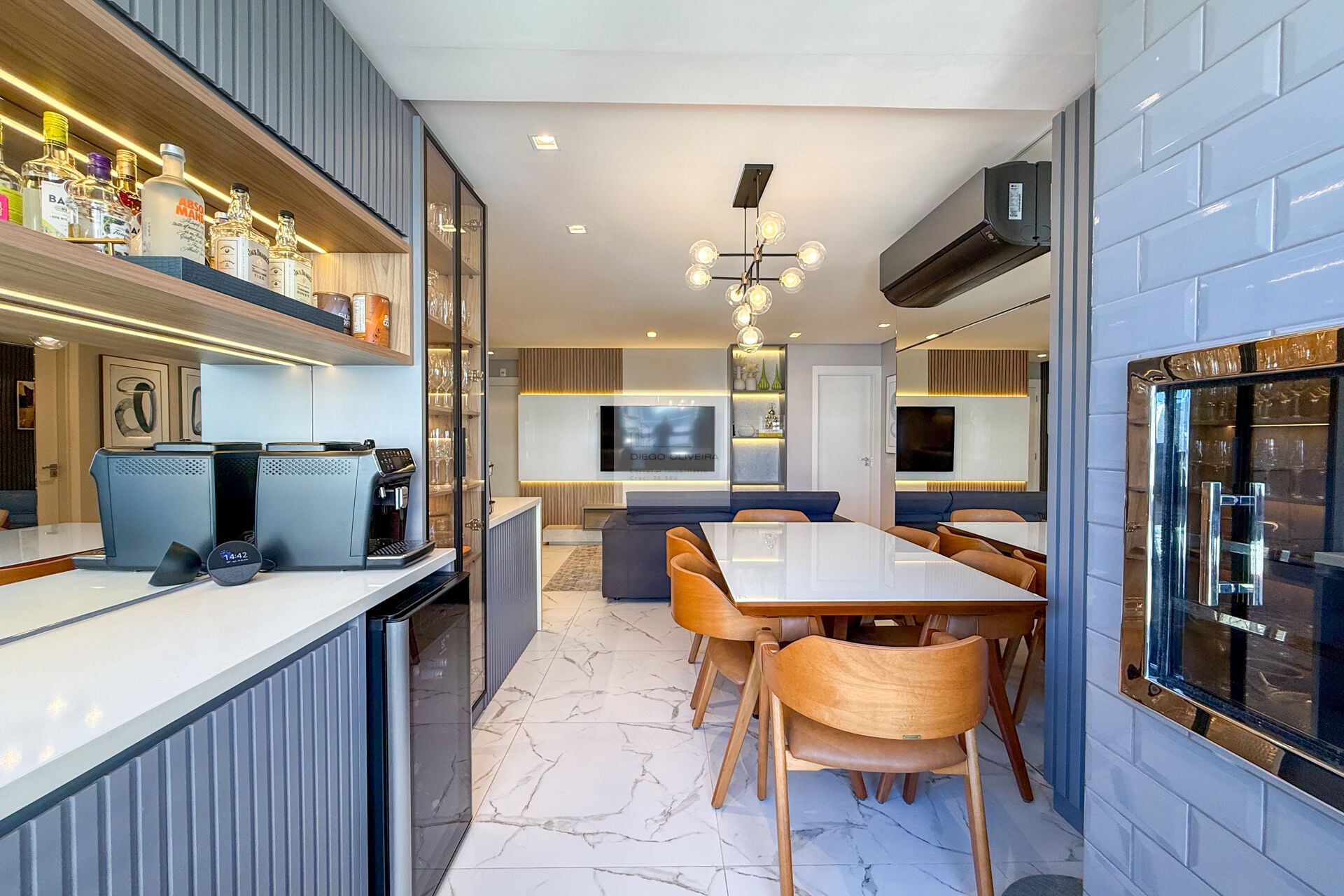 Apartamento à venda com 3 quartos e 3 suítes, 2 vagas, 83m² na região do bairro Vila Nova, próximo à Rua Promotor Ribeiro de Carvalho, Blumenau