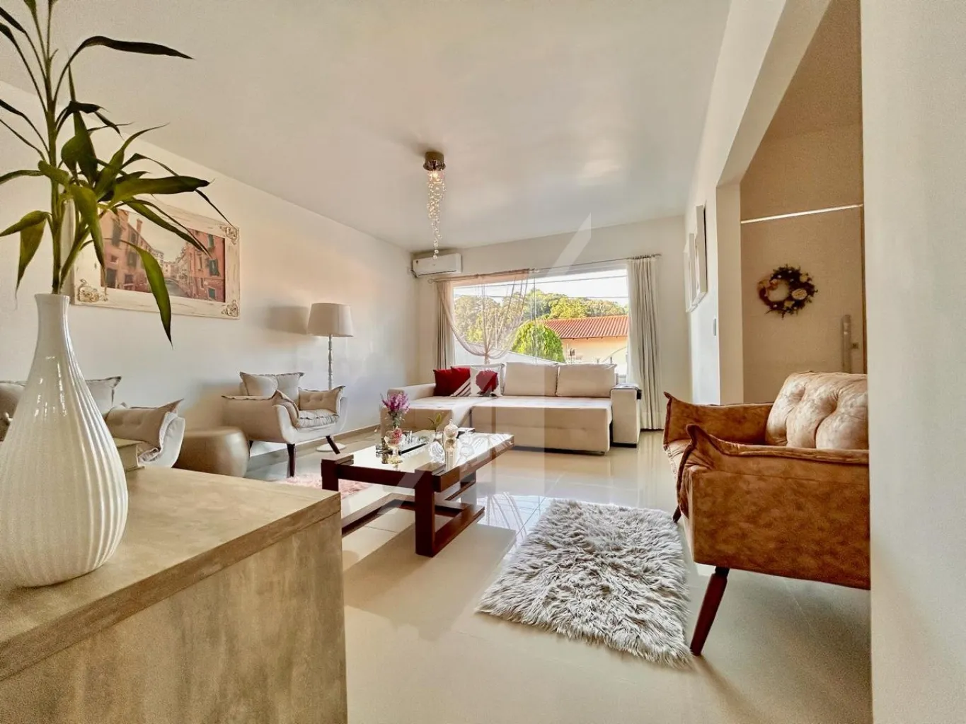 EXCEPCIONAL CASA PLANA, SEMIMOBILIADA E COM PISCINA - BAIRRO DA VELHA — foto 3