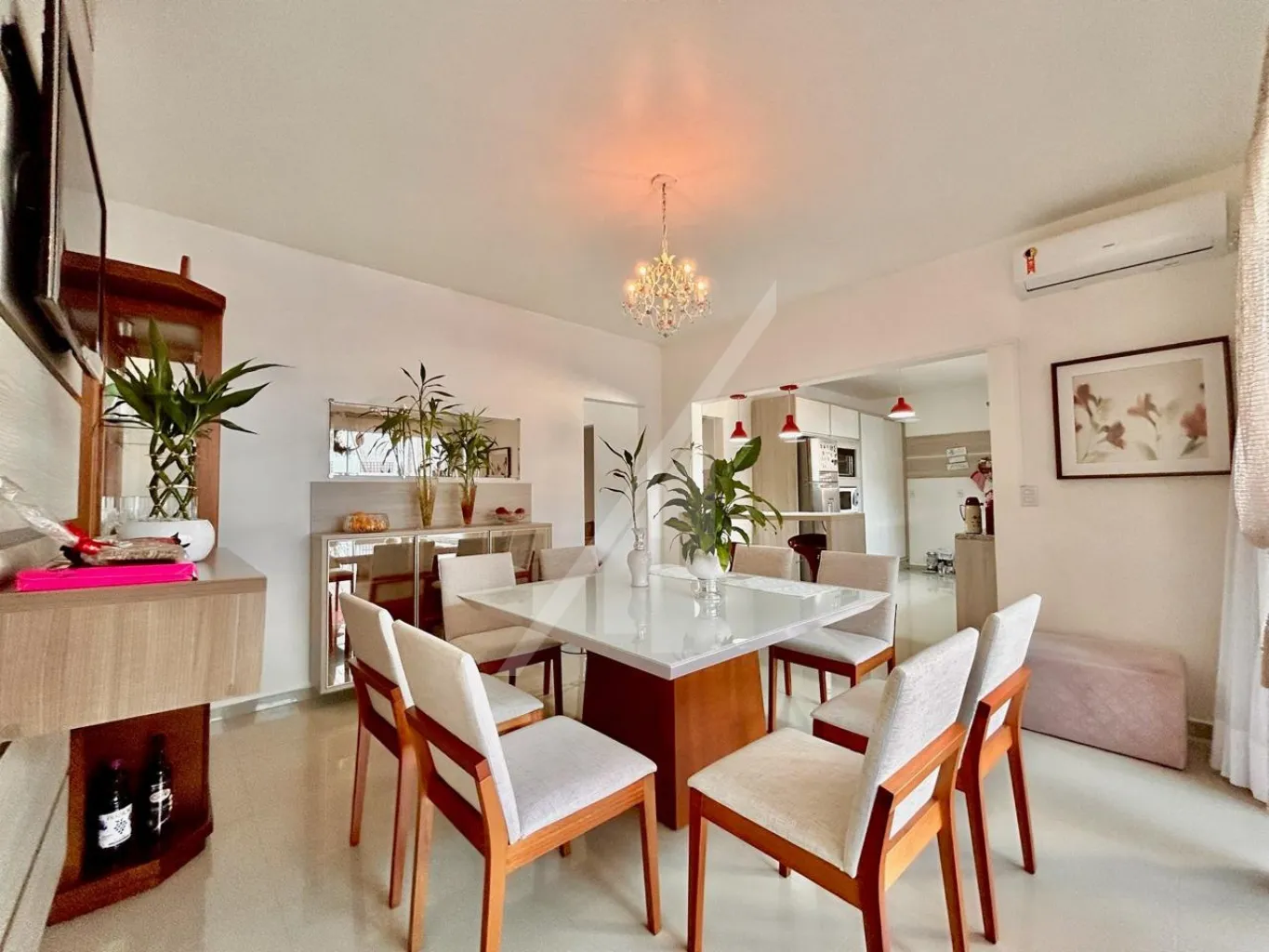 EXCEPCIONAL CASA PLANA, SEMIMOBILIADA E COM PISCINA - BAIRRO DA VELHA — foto 4