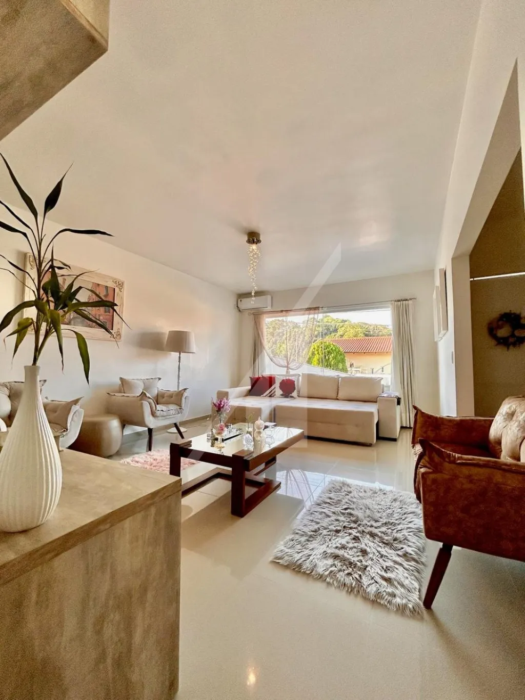 EXCEPCIONAL CASA PLANA, SEMIMOBILIADA E COM PISCINA - BAIRRO DA VELHA — foto 5