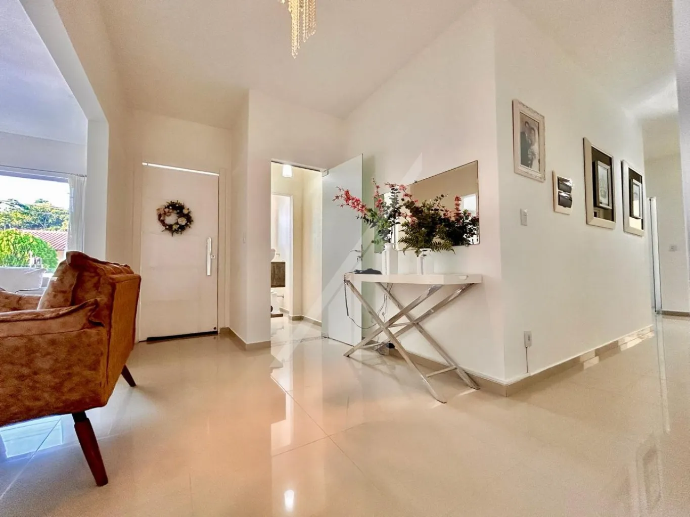 EXCEPCIONAL CASA PLANA, SEMIMOBILIADA E COM PISCINA - BAIRRO DA VELHA — foto 7