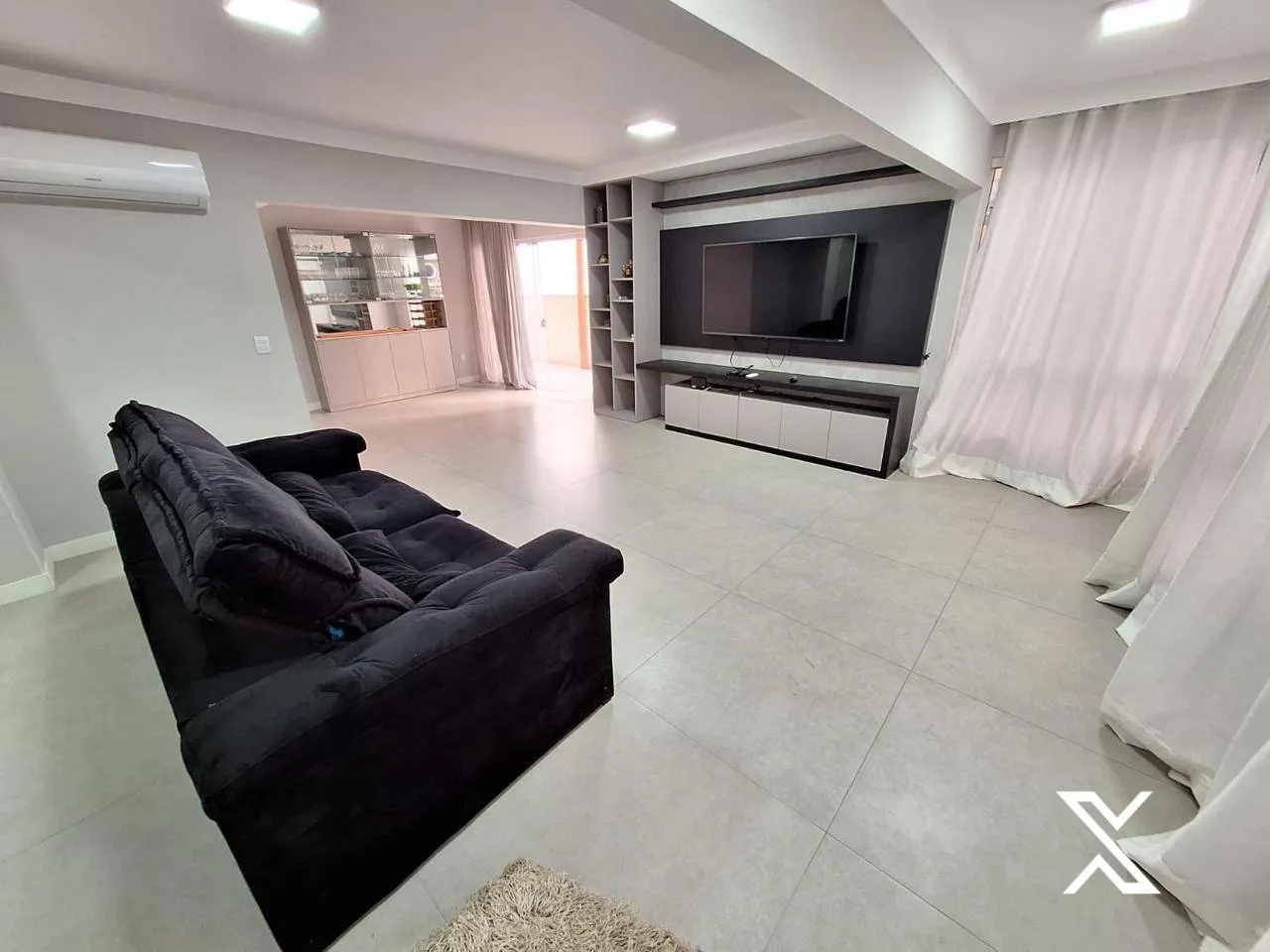 Apartamento para alugar com 3 quartos e 1 suíte, 1 vaga, 296m² no Centro, Balneário Camboriú - foto 1