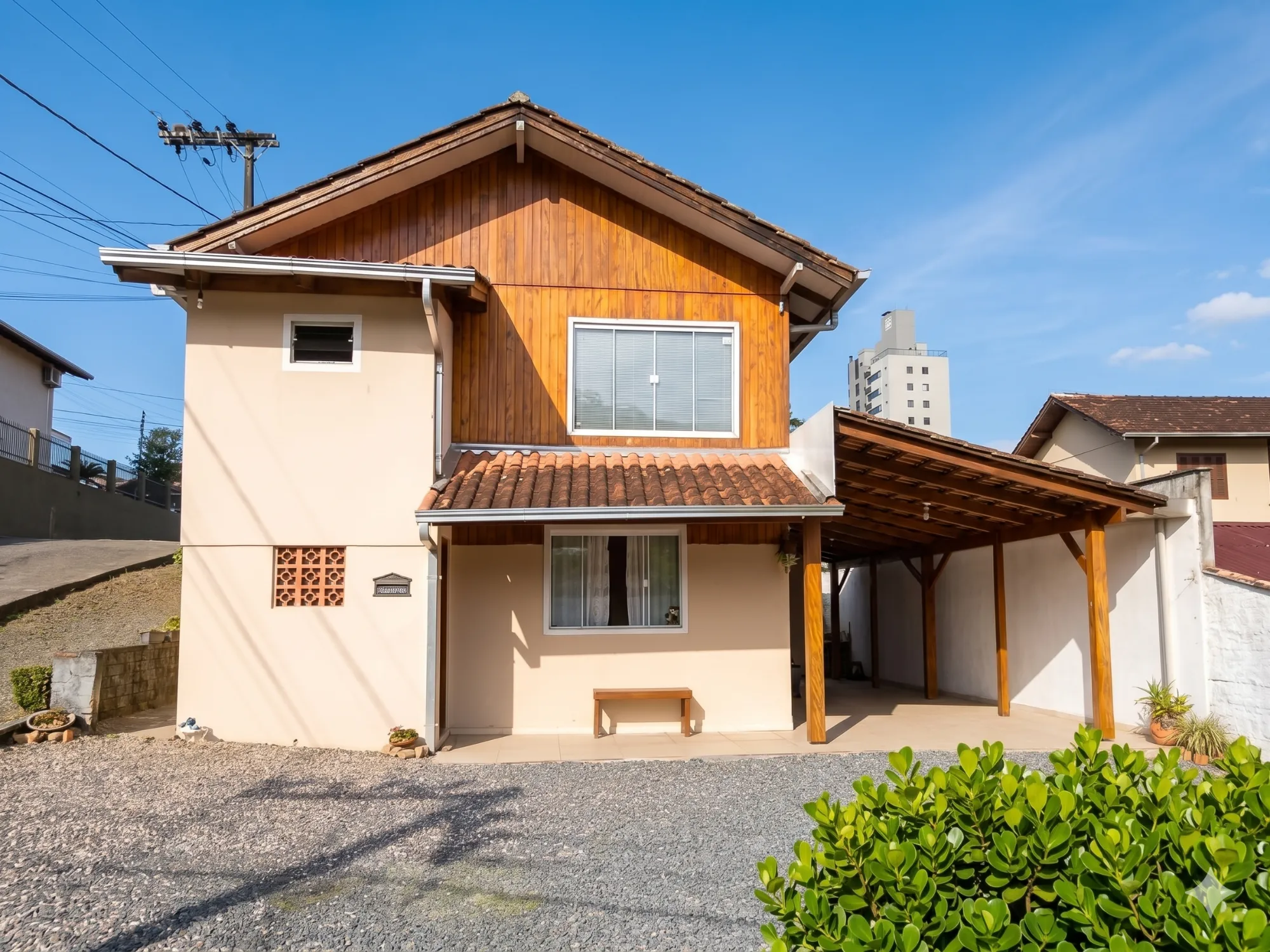 Casa à venda com 2 quartos, 4 vagas no Água Verde, Blumenau - foto 1